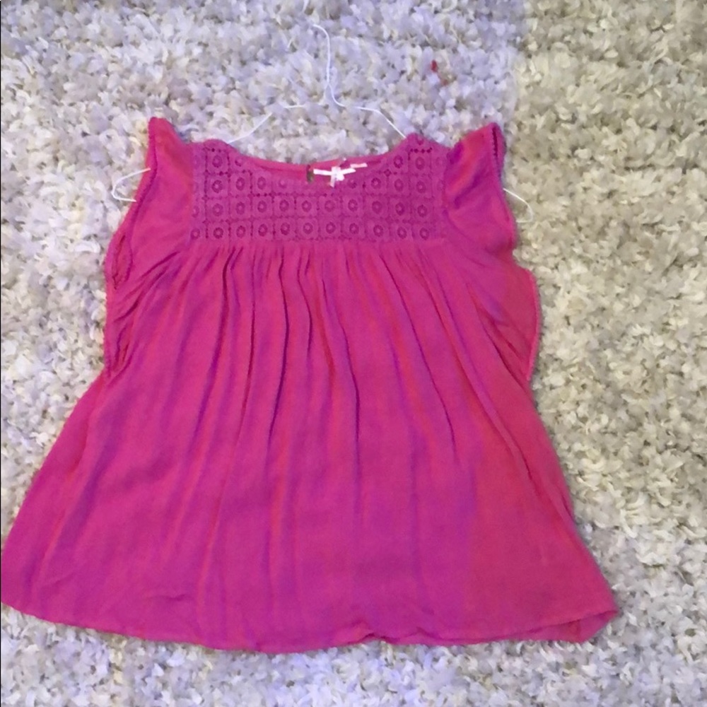 Beautiful pink flowy summer shirt.